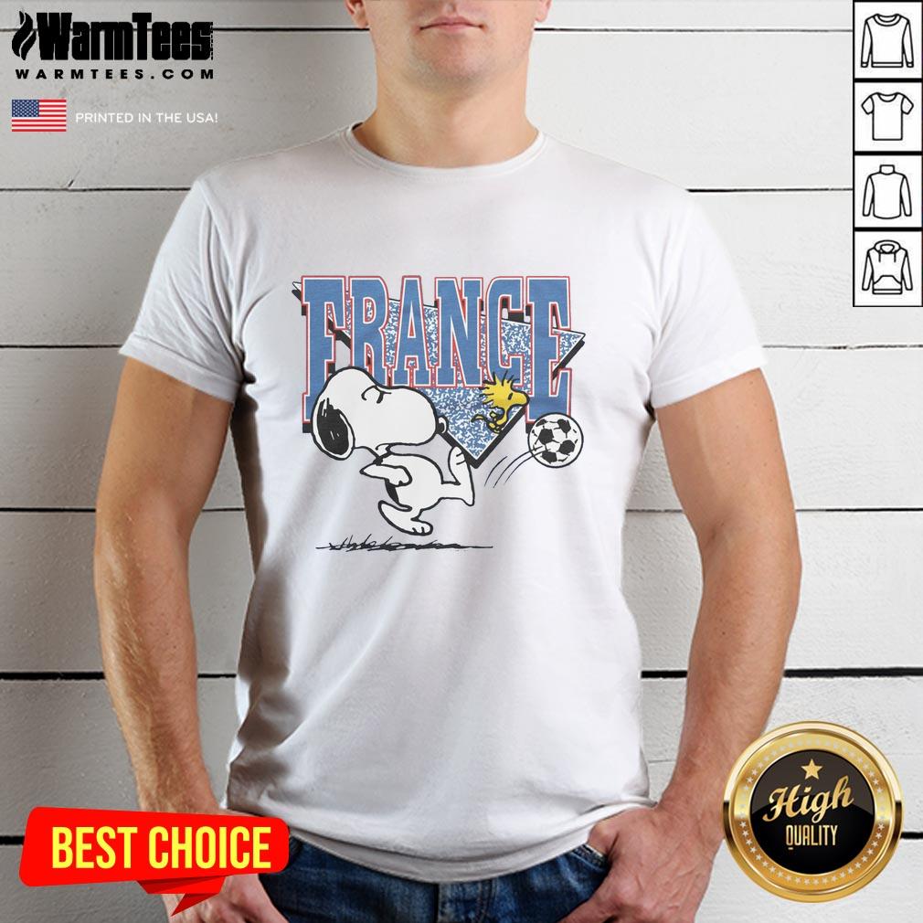 cute-peanuts-snoopy-x-france-soccer-t-shirt-1 Alt Text: Cute Peanuts Snoopy X France soccer t-shirt featuring Snoopy in a French jersey, perfect for fans and collectors.
