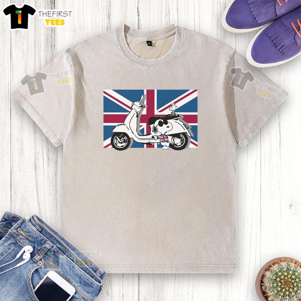 cute-peanuts-union-jack-scooter-snoopy-washed-t-shirt Cute Peanuts Union Jack scooter Snoopy washed t-shirt featuring a playful design and vibrant colors.