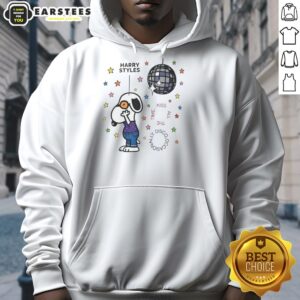 Cute Snoopy cartoon hoodie featuring a playful kiss design, perfect for disco occasions and casual wear.