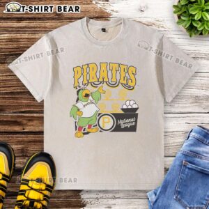 Top Mitchell & Ness cream Pittsburgh Pirates Step Back Up washed t-shirt featuring vintage logo design and relaxed fit.