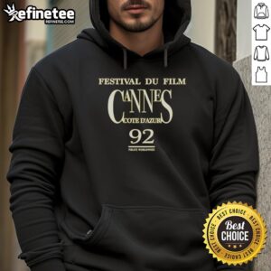 Alt Text: Joe Pesci at Cannes Film Festival 2018 wearing a stylish hoodie, showcasing his unique fashion at Festival du Film.