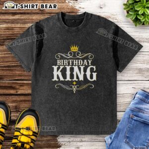 Top Vintage Birthday King Washed T-Shirt featuring a retro design perfect for celebrating special birthdays in style.