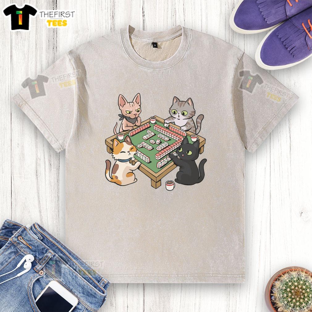 good-cat-mahjong-washed-t-shirt Cute cat-themed Mahjong washed t-shirt featuring a playful design, perfect for cat lovers and Mahjong enthusiasts.