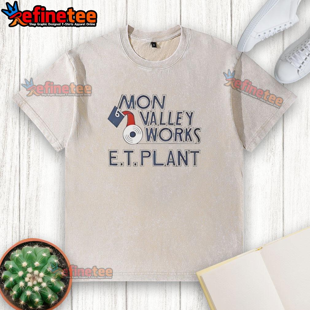 premium-mon-valley-works-e-t-plant-molten-metal-pour-washed-t-shirt Alt Text: Premium Mon Valley Works E.T. Plant molten metal pour design on a washed T-shirt, perfect for metalwork enthusiasts.