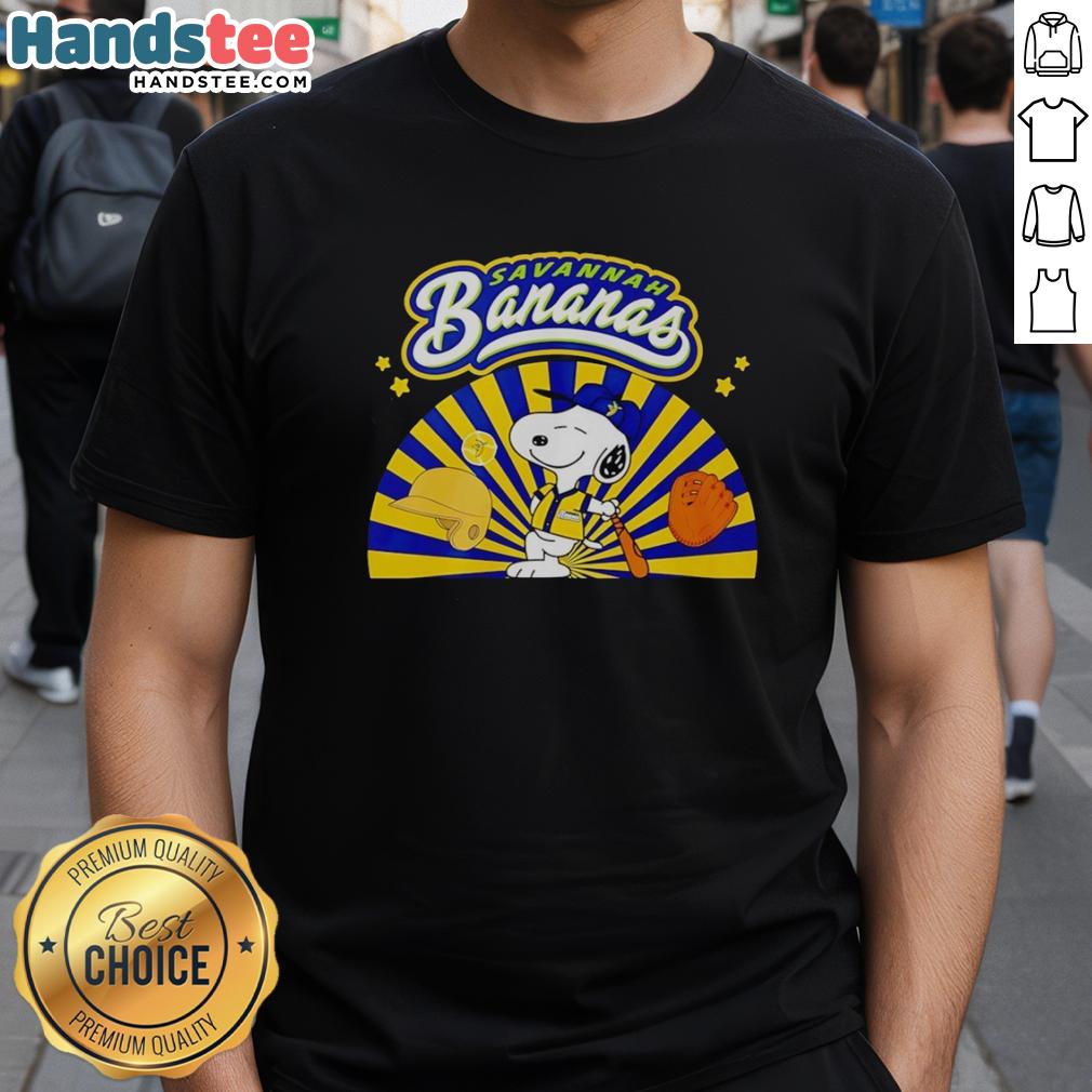 premium-snoopy-savannah-bananas-baseball-dog-batting-stance-t-shirt-1 Premium Snoopy Savannah Bananas baseball t-shirt featuring Snoopy in a playful batting stance, perfect for dog lovers.