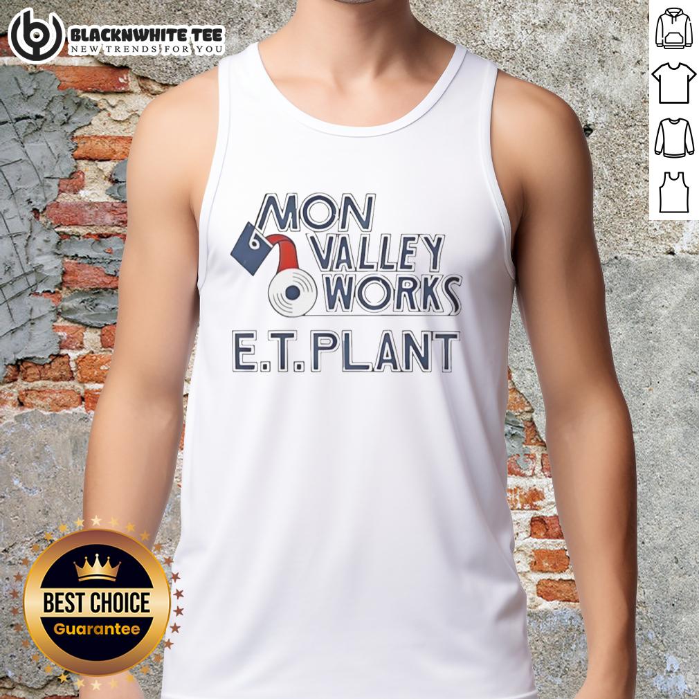 Pretty Mon Valley Works E.T. Plant Molten Metal Pour Tank Top Alt Text: Molten metal pouring from a tank at Pretty Mon Valley Works E.T. Plant, showcasing industrial steel manufacturing.