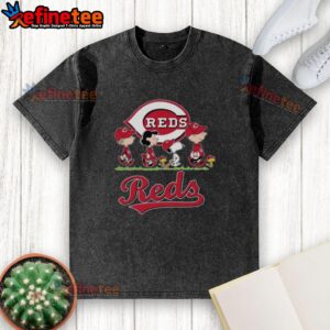 Alt Text: Snoopy, Charlie Brown, Linus, and Lucy in Cincinnati Reds baseball jerseys on a washed t-shirt design.
