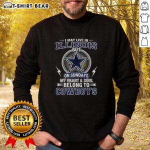 Cozy Dallas Cowboys sweatshirt for fans in Illinois, showcasing pride for the NFL team on game days.