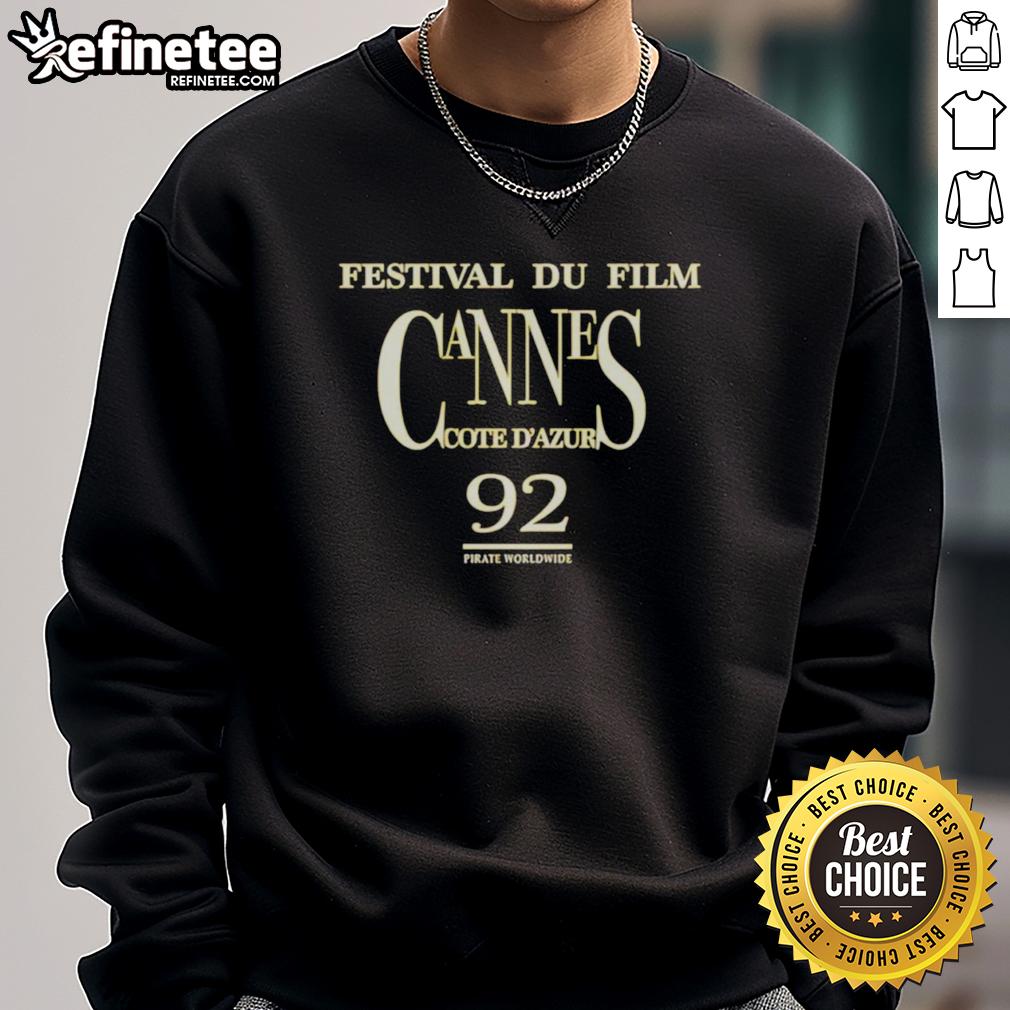 top-joe-pesci-cannes-film-festival-2018-festival-du-film-cannes-cote-dazur-sweatshirt Joe Pesci at the Cannes Film Festival 2018 wearing a stylish sweatshirt, showcasing his iconic look on the Cote d'Azur.