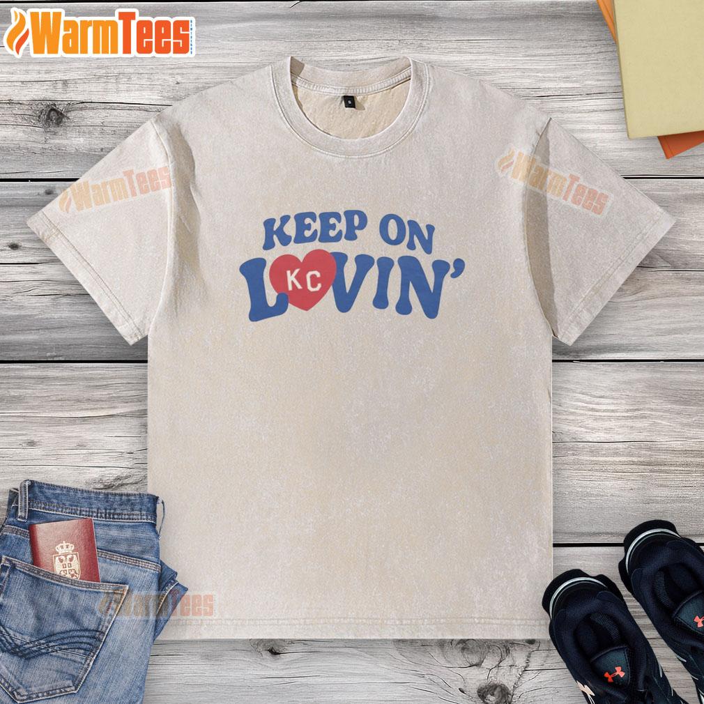 top-keep-on-kc-lovin-vintage-washed-t-shirt Vintage washed T-shirt featuring 'Keep On Kc Lovin' design, perfect for casual outfits and retro style lovers.