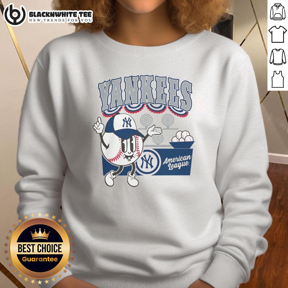 Top Mitchell & Ness Cream New York Yankees Step Back Up Sweatshirt