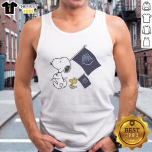 Top Snoopy And Woodstock Holding Memphis Grizzlies Flags To Cheer Tank Top featuring playful graphics