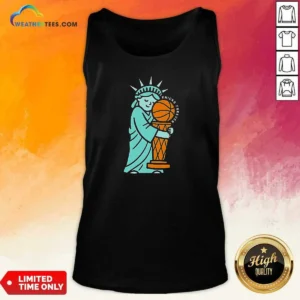 Funny Statue Of Liberty Hug Larry O'Brien Trophy Knicks Forever Tank Top