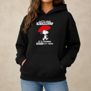Top Snoopy Gotta Grab My Dumbrella It'S Raining Idiots Out There Hoodie