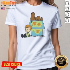 Funny Shaggy Rogers Scooby Doo Peanuts Crossover Mystery Machine Doghouse ladies tee in white, front view