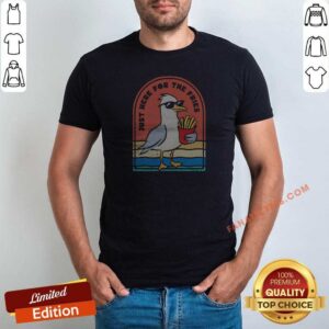 Hot Funny Seagull Wearing Sunglasses Just Here For The Fries Beach Retro Vintage