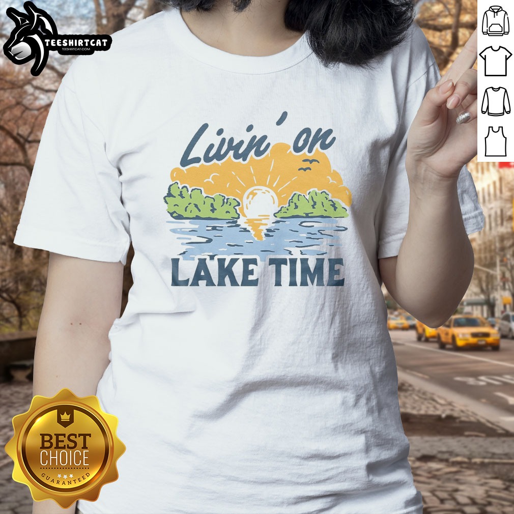 awesome-livin-on-lake-time-vintage-ladies-shirt Awesome Livin' On Lake Time Vintage Ladies shirt in a casual setting, perfect for lake lovers.