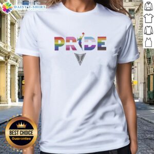 Top Golden State Valkyries 2026 WNBA Pride LGBT Pattern Flag Ladies Shirt featuring vibrant colors and a unique design.