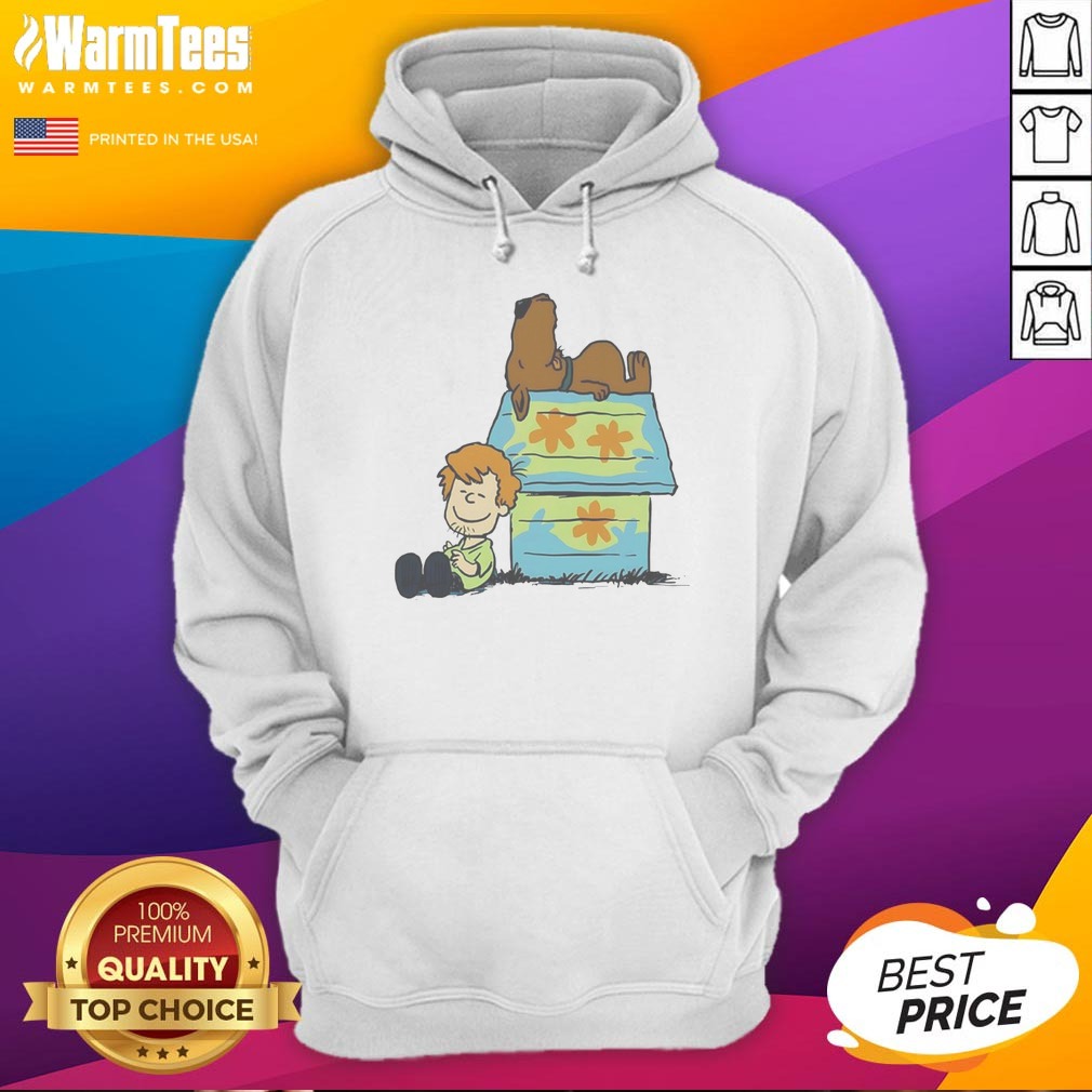 funny-shaggy-rogers-scooby-doo-peanuts-crossover-mystery-machine-doghouse-hoodie Funny Shaggy Rogers Scooby Doo Peanuts Crossover Mystery Machine Doghouse hoodie in vibrant colors on a black pullover