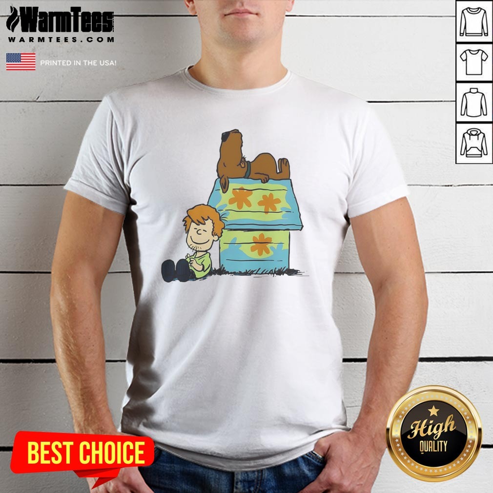 funny-shaggy-rogers-scooby-doo-peanuts-crossover-mystery-machine-doghouse-shirt-1 Funny Shaggy Rogers Scooby Doo Peanuts Crossover Mystery Machine Doghouse shirt on a white background, short sleeve cotton tee
