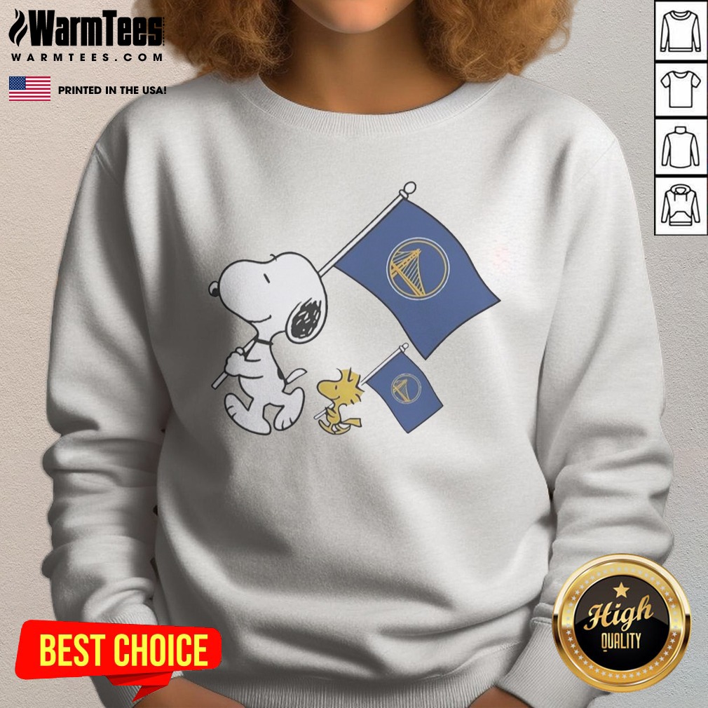 nice-snoopy-and-woodstock-holding-golden-state-warriors-flags-to-cheer-sweatshirt Nice Snoopy And Woodstock Holding Golden State Warriors Flags To Cheer sweatshirt for fans.