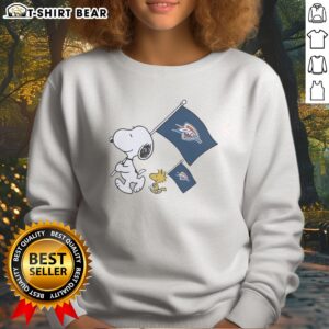 Official Snoopy And Woodstock Holding Oklahoma City Thunder Flags To Cheer Sweatshirt in vibrant colors