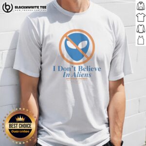 Hot New York Knick I Don'T Believe In Aliens Shirt showcasing a fun and unique graphic design.