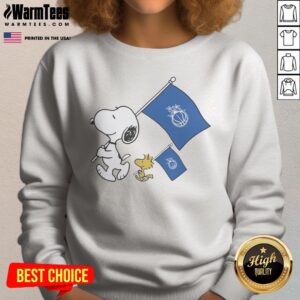 Official Snoopy And Woodstock Holding Orlando Magic Flags To Cheer sweatshirt displayed in a vibrant setting