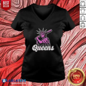 Top Nice Flushing Queens Statue Of Liberty Holding Baseball Bat V-Neck Shirt