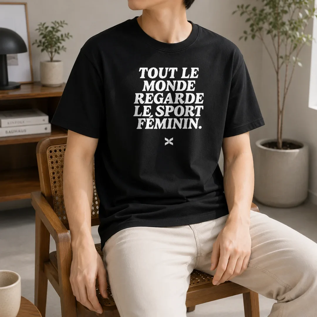 nice-tout-le-monde-regarde-le-sport-f-minin-t-shirt Nice Tout Le Monde Regarde Le Sport FéMinin t shirt in classic fit with bold French slogan on front