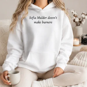 Nice Sofia Mulder Doesn'T Make Burners Hoodie in black with front pocket and hood