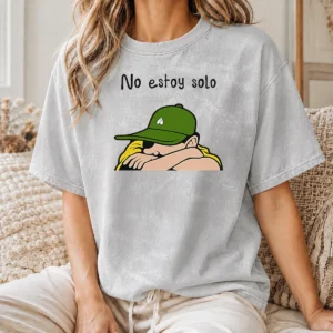 Official Premium No Estoy Solo Charlie Brown Snoopy And Peanuts Gang Hug Washed T-Shirt